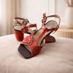 Fidji Orange Leather T-Strap Sandals Buckle Ankle Comfort Artisan Size 8.5